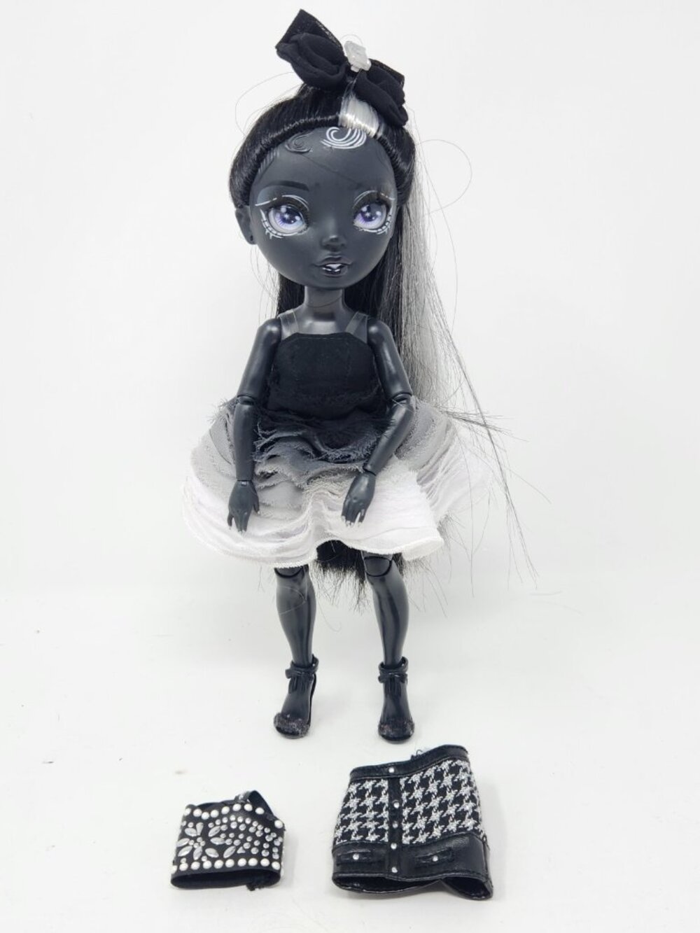 Shadow High Shanelle Onyx Articulated Fashion Doll - Series 1
